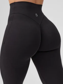 Aggressive Scrunch Legging