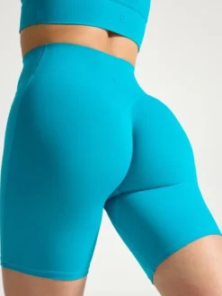 Aggressive Scrunch Short 7"