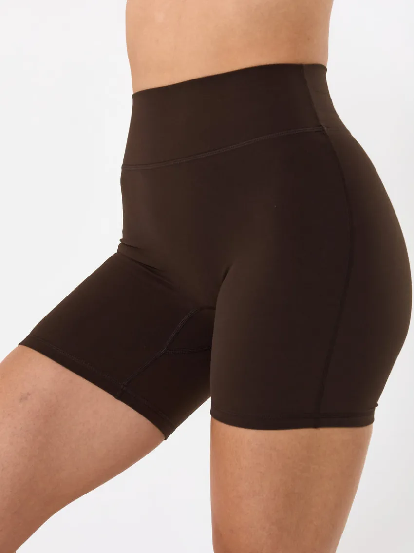 Legacy Short 6"