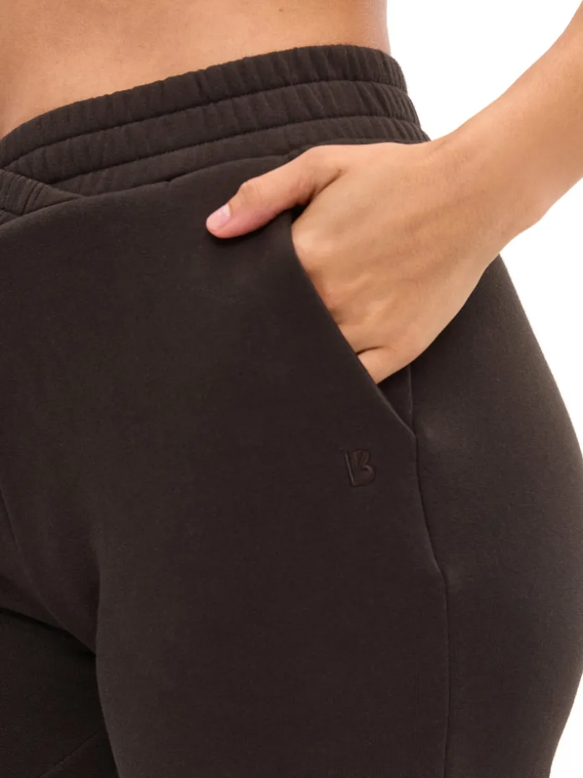 Threads Crossover Sweatpant