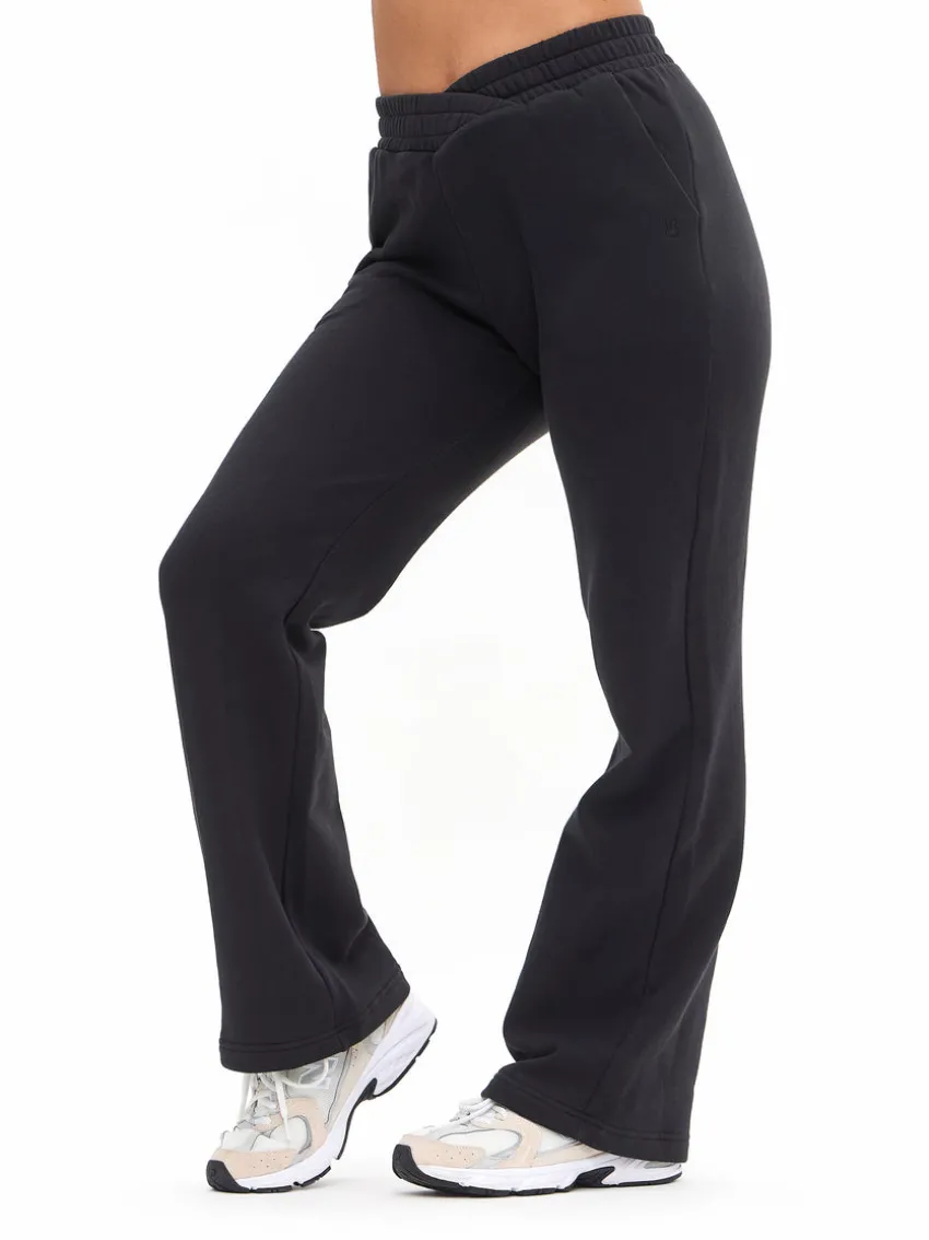 Threads Crossover Sweatpant