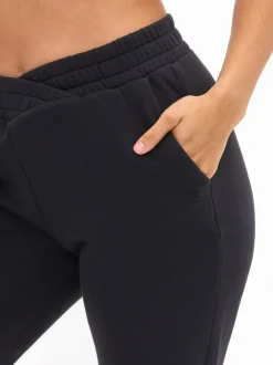 Threads Crossover Sweatpant