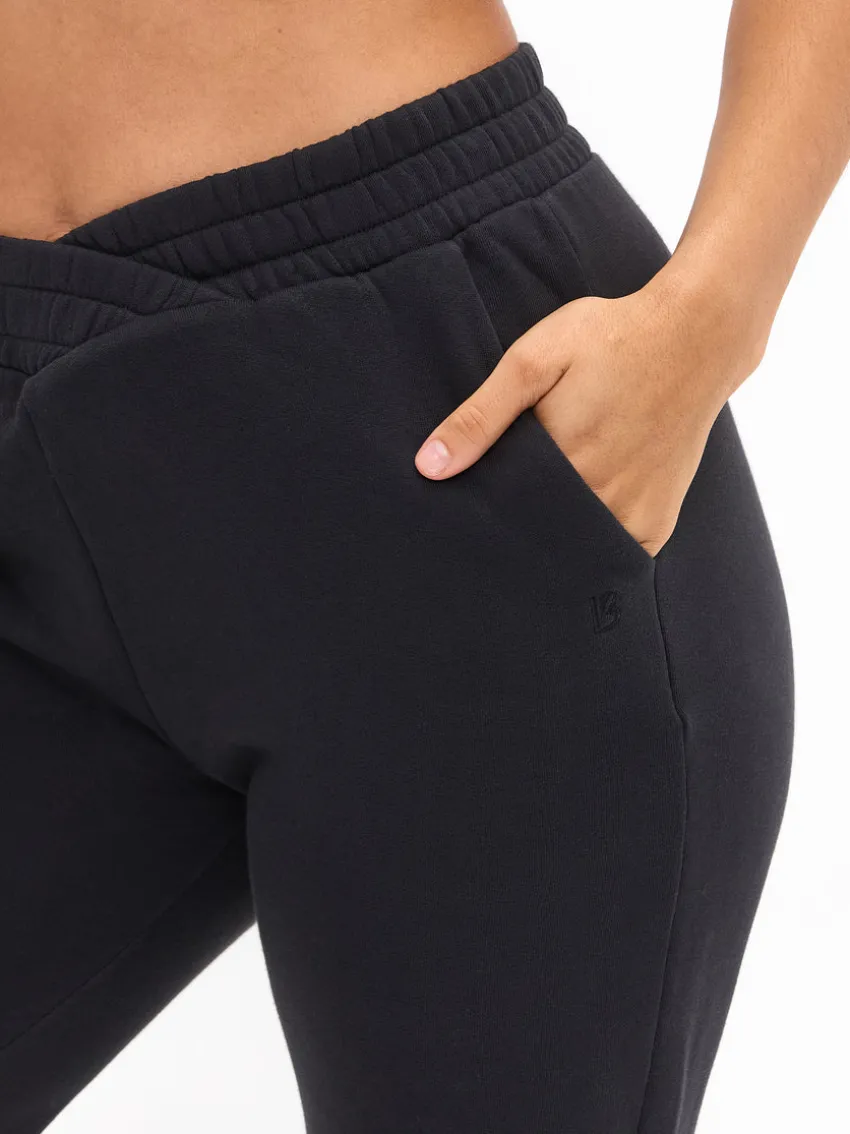 Threads Crossover Sweatpant